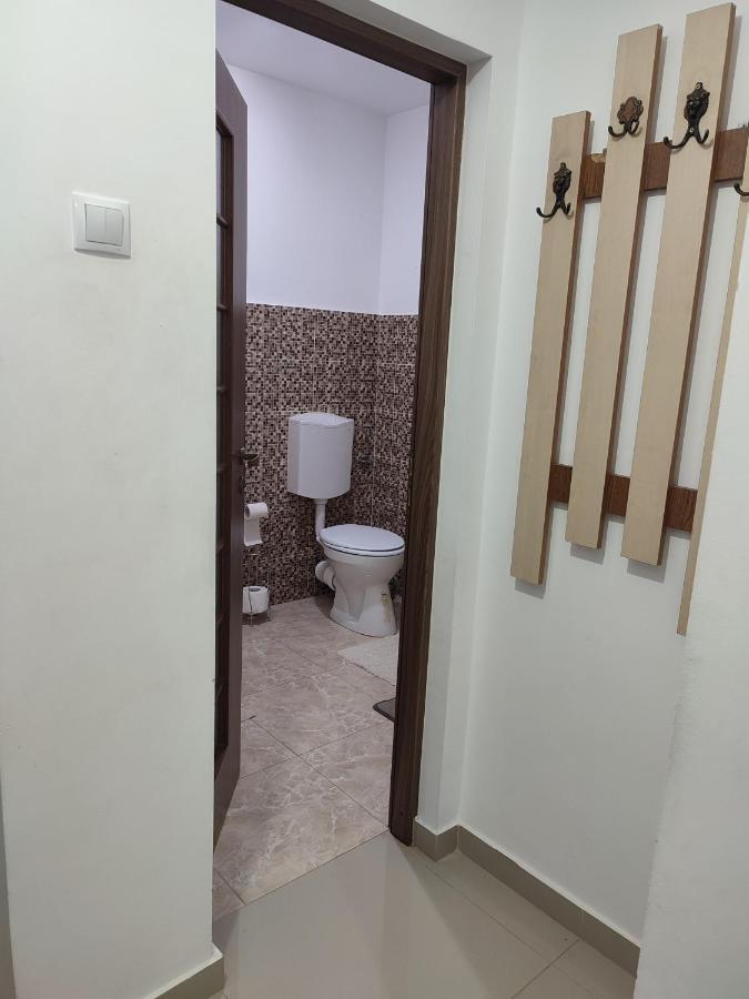 Lovely 1 Bedroom Apartment In City Centre, Sleeps 4 ! トゥルダ エクステリア 写真