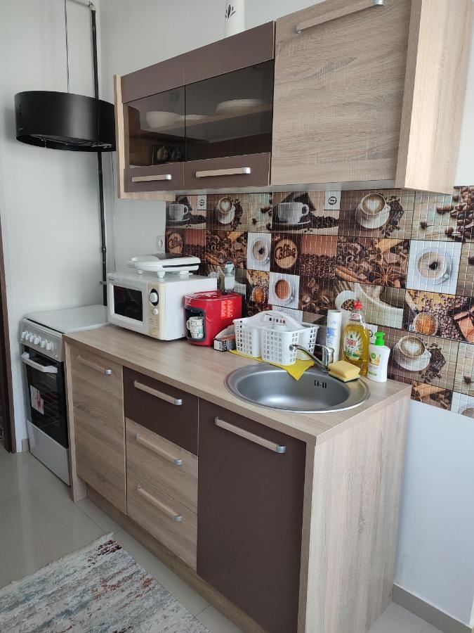 Lovely 1 Bedroom Apartment In City Centre, Sleeps 4 ! トゥルダ エクステリア 写真